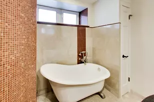 1457 W Fletcher St, Chicago, IL 60657 - Photo 15