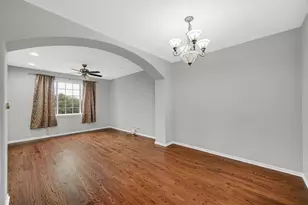 2392 Oakfield Ct, Aurora, IL 60503 - Photo 7