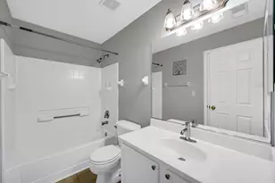 2392 Oakfield Ct, Aurora, IL 60503 - Photo 13