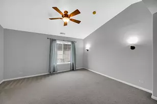 2392 Oakfield Ct, Aurora, IL 60503 - Photo 15