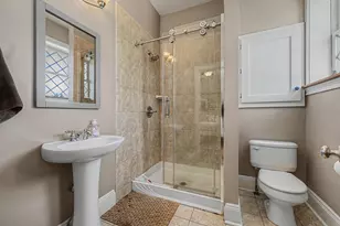 108 W Locust St, Bloomington, IL 61701 - Photo 5