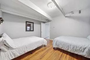 2443 W Lunt Ave, Chicago, IL 60645 - Photo 11