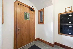 2443 W Lunt Ave, Chicago, IL 60645 - Photo 15