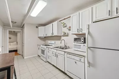 2443 W Lunt Avenue #GE, Chicago, IL 60645 - Photo 5