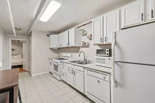 2443 W Lunt Ave, Chicago, IL 60645 - Photo 5