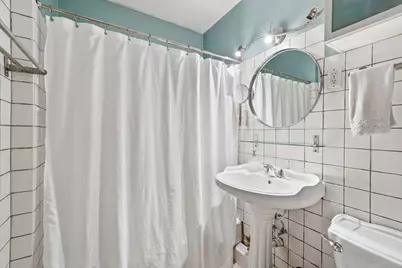 2443 W Lunt Avenue #GE, Chicago, IL 60645 - Photo 9