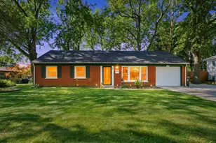 42 Briarcliff Rd, Montgomery, IL 60538 - Photo 1