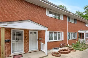 1715 W Thome Ave, Chicago, IL 60660 - Photo 1