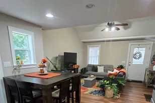 112 E Main St, Plano, IL 60545 - Photo 9