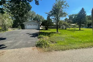 3118 Edgewood Dr, Wonder Lake, IL 60097 - Photo 1