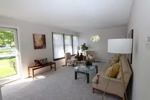 3308 Peacock Ln, Rolling Meadows, IL 60008 - Photo 9