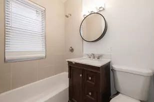 7653 S St Lawrence Ave, Chicago, IL 60619 - Photo 15