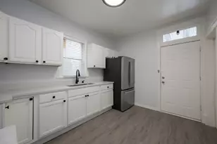 7653 S St Lawrence Ave, Chicago, IL 60619 - Photo 9