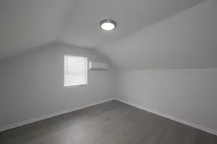 7653 S St Lawrence Ave, Chicago, IL 60619 - Photo 17
