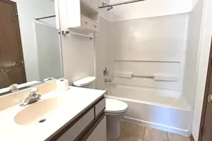 7031 S Stratton Ln, Gurnee, IL 60031 - Photo 11