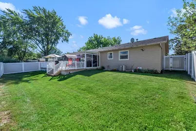 80 Essex Road, Elk Grove Village, IL 60007 - Photo 17