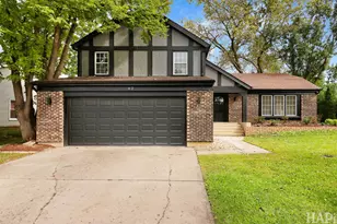 62 E Fox Hill Dr, Buffalo Grove, IL 60089 - Photo 1