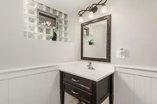 7807 W Summerdale Ave, Chicago, IL 60656 - Photo 13
