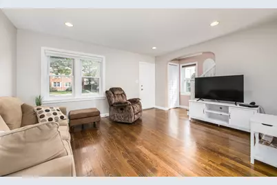 7807 W Summerdale Avenue, Chicago, IL 60656 - Photo 3