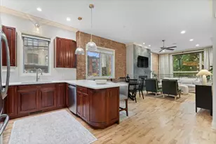 1355 W Erie St, Chicago, IL 60622 - Photo 11