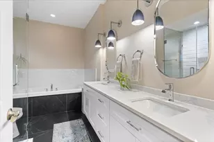 1355 W Erie St, Chicago, IL 60622 - Photo 17