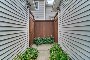 368 Dogwood Terrace, Buffalo Grove, IL 60089 - Photo 3