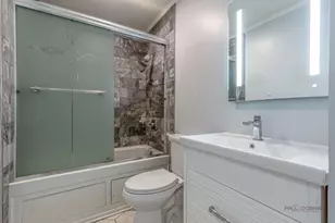 690 MacArthur Dr, Buffalo Grove, IL 60089 - Photo 13