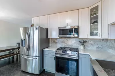 690 Macarthur Drive, Buffalo Grove, IL 60089 - Photo 11