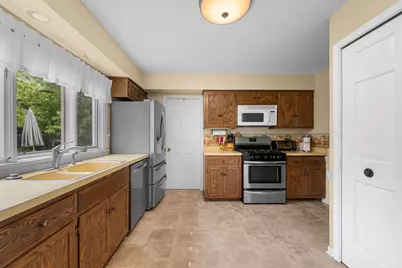 1303 W Crooked Willow Lane, Palatine, IL 60067 - Photo 5