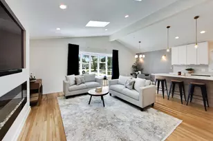3 W White Oak St, Arlington Heights, IL 60005 - Photo 3
