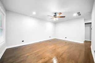 6525 S Bell Ave, Chicago, IL 60636 - Photo 7