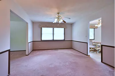 132 S Staffire Drives, Schaumburg, IL 60193 - Photo 11