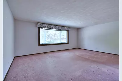 132 S Staffire Drives, Schaumburg, IL 60193 - Photo 7