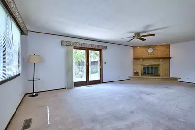 132 S Staffire Drives, Schaumburg, IL 60193 - Photo 15