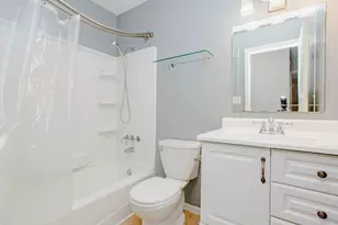 5112 W Greenbrier Dr, McHenry, IL 60050 - Photo 9