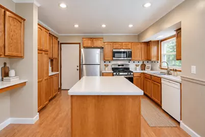5112 W Greenbrier Drive, McHenry, IL 60050 - Photo 3