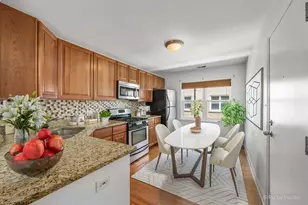 6421 N Damen Ave, Chicago, IL 60645 - Photo 9