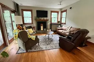 10902 S Hoyne Ave, Chicago, IL 60643 - Photo 9
