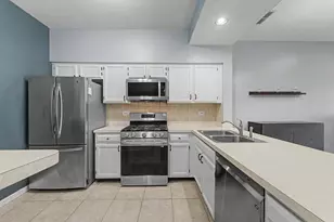 189 Polaris Dr, Lake in the Hills, IL 60156 - Photo 9