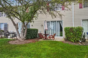 189 Polaris Dr, Lake in the Hills, IL 60156 - Photo 19