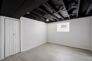 7948 S Colfax Ave, Chicago, IL 60617 - Photo 31