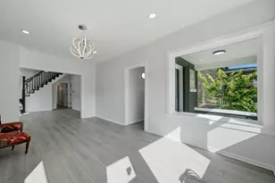 7948 S Colfax Ave, Chicago, IL 60617 - Photo 7