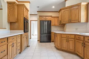 2027 Oak Forest Dr, Morris, IL 60450 - Photo 9