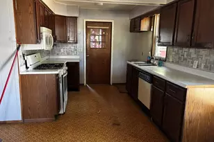 660 W Jackson St, Virden, IL 62690 - Photo 7