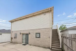 7645 W Rascher Ave, Chicago, IL 60656 - Photo 3