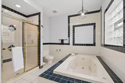 7645 W Rascher Avenue, Chicago, IL 60656 - Photo 15