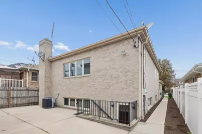 7645 W Rascher Avenue, Chicago, IL 60656 - Photo 31