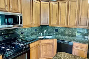 731 S Jade Ln, Round Lake, IL 60073 - Photo 11