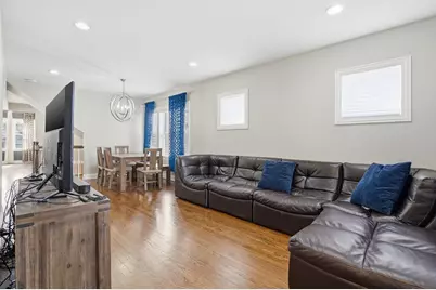 2923 N New England Avenue, Chicago, IL 60634 - Photo 3
