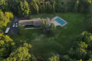1842 Thomas Atkinson Rd, Inverness, IL 60067 - Photo 17